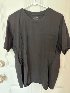 Relaxed Fit Breastfeeding Tee in Black